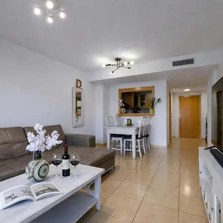 アパート Marina By Edeal Homes