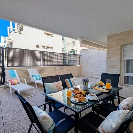 Marina By Edeal Homes アパート デニア